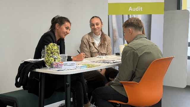 :mortar_board: Around 20 graduates had the opportunity to  talk to the new generation of students!